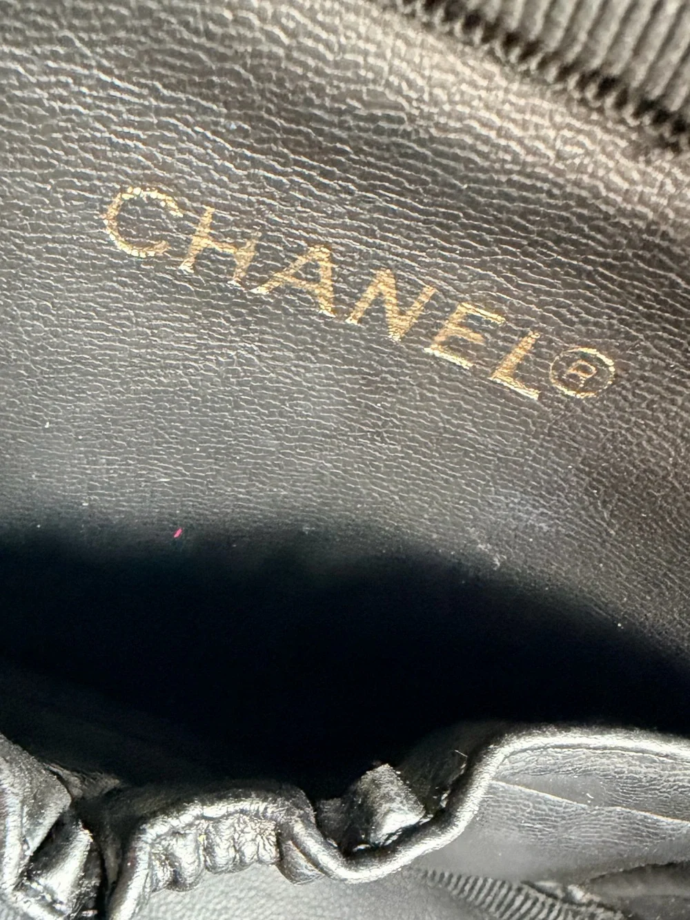 CHANEL Vintage Black Lambskin Vanity Cosmetic Case Gold CC Charm